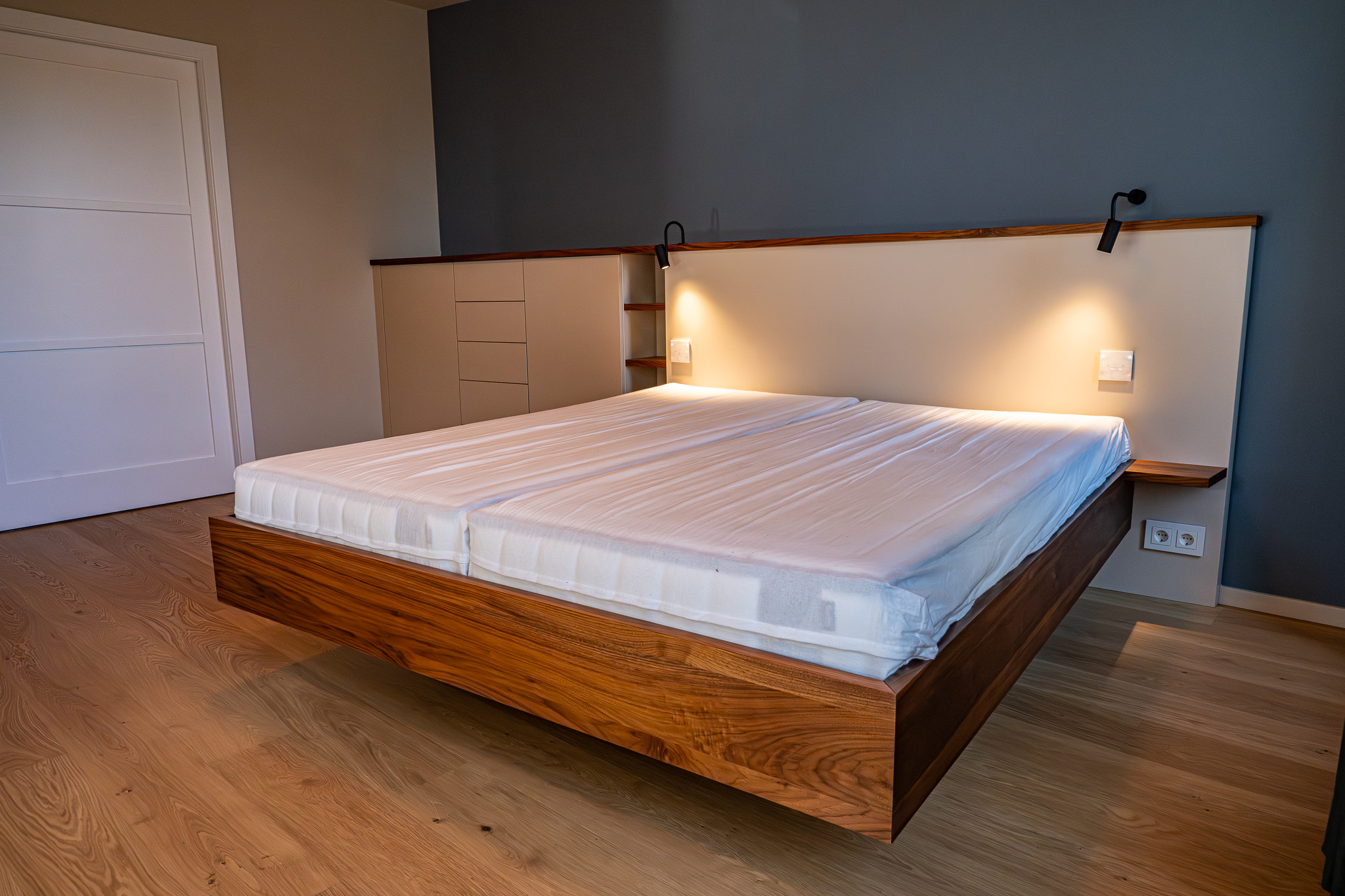 Schlafzimmer , Schalfraum aus Holz
